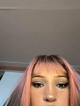 madelinexx online show from March 27, 12:05 pm