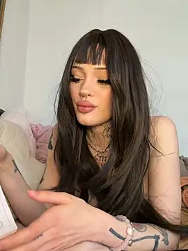 madelinexx online show from May 5, 8:22 am