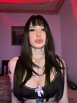 madelinexx online show from May 6, 8:14 pm
