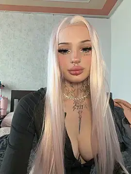 madelinexx online show from May 15, 2:24 pm