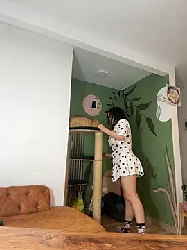 Elizabeth Dupont online show from September 30, 7:08 pm