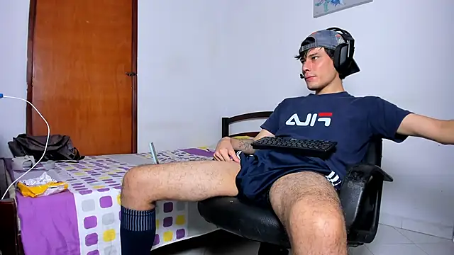 Huge latin cock online show from December 27, 1:22 am