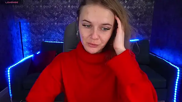 Snapshot of MaribelRiverr_ chatting on December 14, 6:24 am MaribelRiverr online show from December 14, 6:24 am