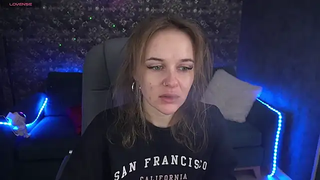 Snapshot of MaribelRiverr_ chatting on December 15, 6:29 am MaribelRiverr online show from December 15, 6:29 am