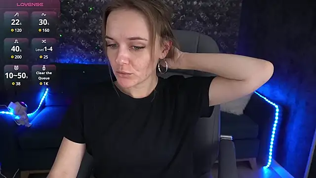 Snapshot of MaribelRiverr_ chatting on December 15, 10:07 am MaribelRiverr online show from December 15, 10:07 am