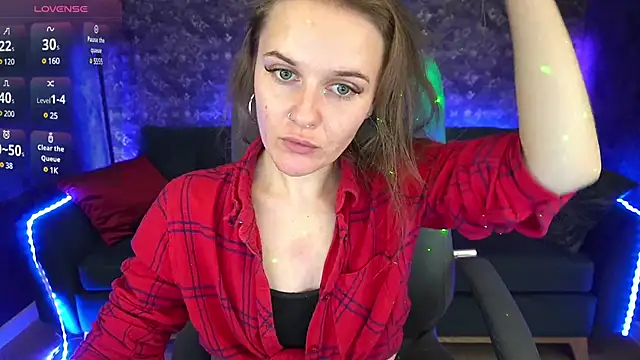 Snapshot of MaribelRiverr_ chatting on December 20, 12:27 pm MaribelRiverr online show from December 20, 12:27 pm