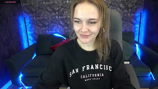 Snapshot of MaribelRiverr_ chatting on December 22, 6:39 am MaribelRiverr online show from December 22, 6:39 am