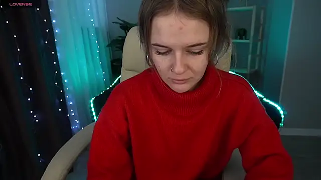 Snapshot of MaribelRiverr_ chatting on December 30, 6:42 am MaribelRiverr online show from December 30, 6:42 am