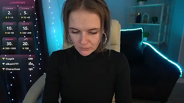 Snapshot of MaribelRiverr_ chatting on January 1, 4:07 pm MaribelRiverr online show from January 1, 4:07 pm