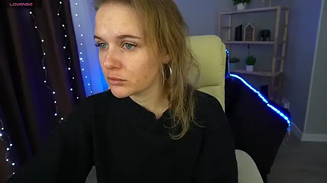 Snapshot of MaribelRiverr_ chatting on January 6, 7:09 am MaribelRiverr online show from January 6, 7:09 am