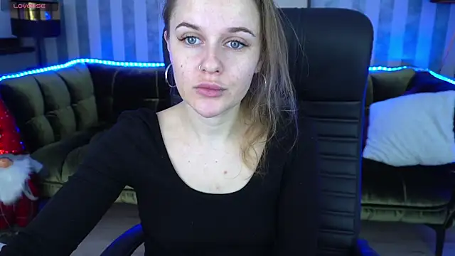 Snapshot of MaribelRiverr_ chatting on January 10, 6:20 am MaribelRiverr online show from January 10, 6:20 am