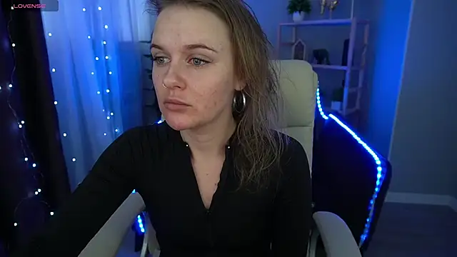 Snapshot of MaribelRiverr_ chatting on January 11, 6:35 am MaribelRiverr online show from January 11, 6:35 am