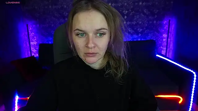 Snapshot of MaribelRiverr_ chatting on February 3, 6:13 am MaribelRiverr online show from February 3, 6:13 am