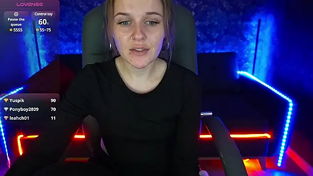 Snapshot of MaribelRiverr_ chatting on February 6, 12:26 pm MaribelRiverr online show from February 6, 12:26 pm