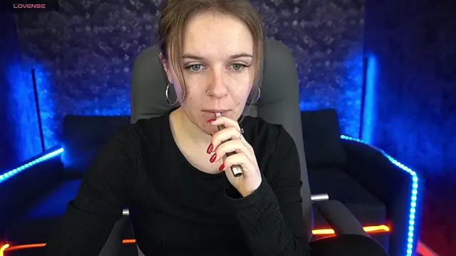 Snapshot of MaribelRiverr_ chatting on February 8, 6:22 am MaribelRiverr online show from February 8, 6:22 am