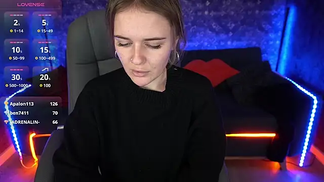 Snapshot of MaribelRiverr_ chatting on February 9, 9:47 am MaribelRiverr online show from February 9, 9:47 am