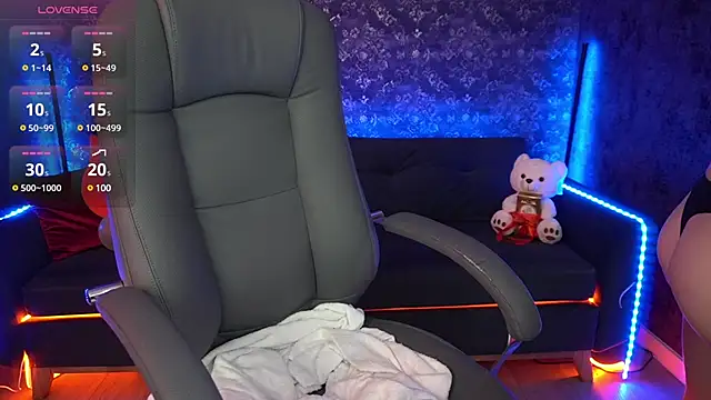 Snapshot of MaribelRiverr_ chatting on February 11, 9:53 am MaribelRiverr online show from February 11, 9:53 am