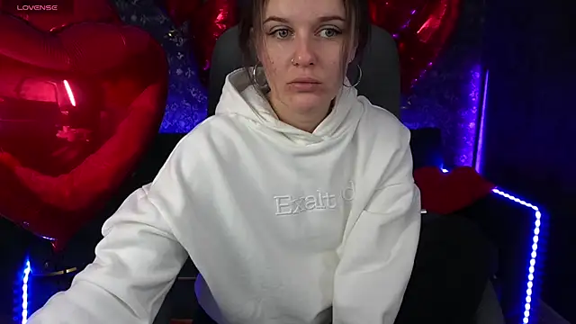 Snapshot of MaribelRiverr_ chatting on February 14, 6:23 am MaribelRiverr online show from February 14, 6:23 am