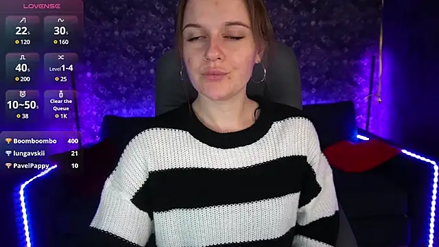 Snapshot of MaribelRiverr_ chatting on February 18, 9:32 am MaribelRiverr online show from February 18, 9:32 am