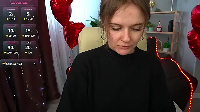 Snapshot of MaribelRiverr_ chatting on February 24, 9:32 am MaribelRiverr online show from February 24, 9:32 am