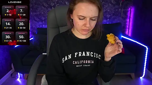 Snapshot of MaribelRiverr_ chatting on March 16, 9:27 am MaribelRiverr online show from March 16, 9:27 am