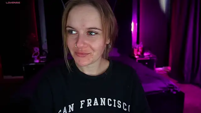 Snapshot of MaribelRiverr_ chatting on September 12, 5:40 am MaribelRiverr online show from September 12, 5:40 am