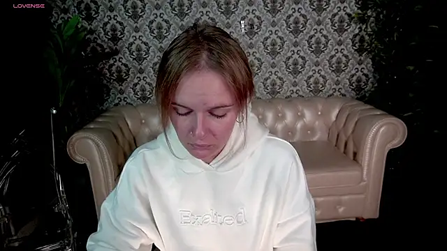 Snapshot of MaribelRiverr_ chatting on September 13, 5:40 am MaribelRiverr online show from September 13, 5:40 am