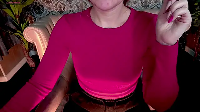 Snapshot of MaribelRiverr_ chatting on September 19, 5:42 am MaribelRiverr online show from September 19, 5:42 am