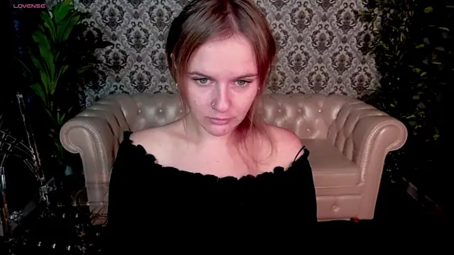 Snapshot of MaribelRiverr_ chatting on September 22, 5:42 am MaribelRiverr online show from September 22, 5:42 am