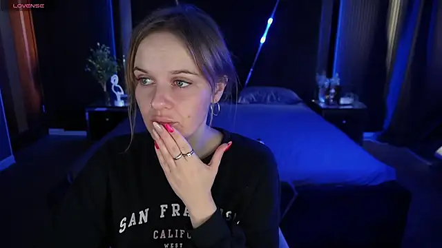 Snapshot of MaribelRiverr_ chatting on September 26, 5:44 am MaribelRiverr online show from September 26, 5:44 am