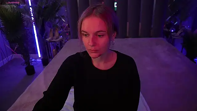 Snapshot of MaribelRiverr_ chatting on October 3, 5:48 am MaribelRiverr online show from October 3, 5:48 am