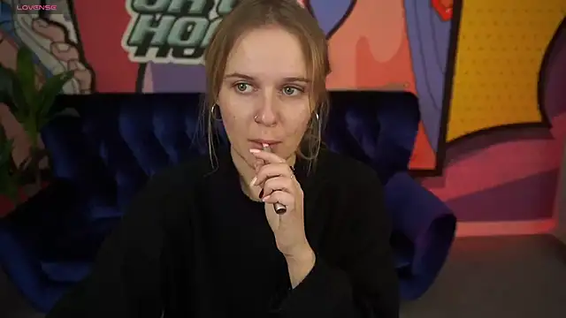 Snapshot of MaribelRiverr_ chatting on October 25, 5:37 am MaribelRiverr online show from October 25, 5:37 am