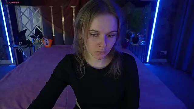 Snapshot of MaribelRiverr_ chatting on October 27, 6:39 am MaribelRiverr online show from October 27, 6:39 am