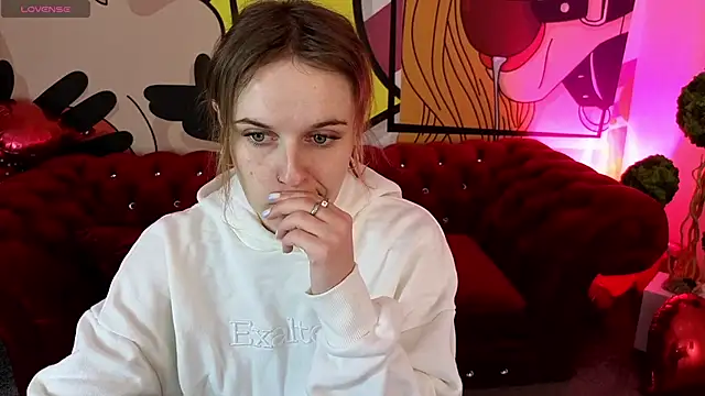 MaribelRiverr  online show from March 27, 6:30 am