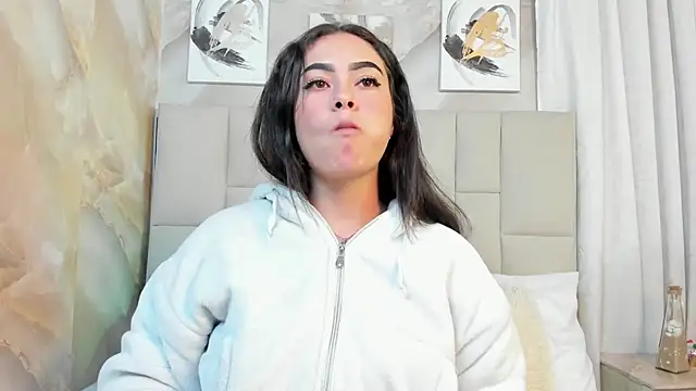 Jaslyn  Smith online show from November 6, 4:52 pm