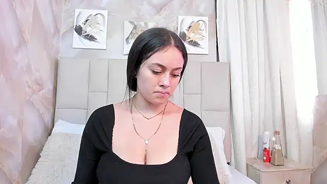 Jaslyn  Smith online show from January 13, 4:45 pm