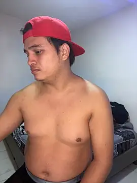 Snapshot of ahntony__69 chatting on February 16, 12:45 pm ahntony 69 online show from February 16, 12:45 pm