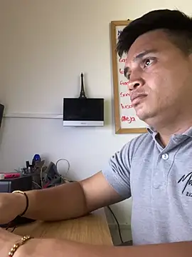 Snapshot of ahntony__69 chatting on April 5, 10:07 pm ahntony 69 online show from April 5, 10:07 pm