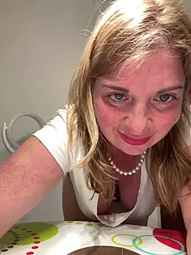 Lombada online show from April 29, 8:15 pm