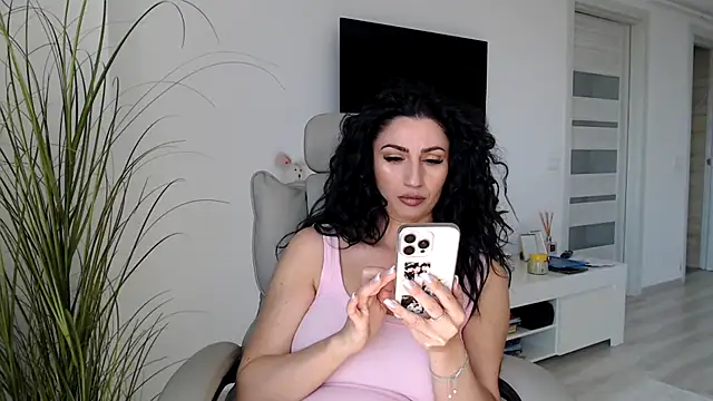 ElizabethAC online show from May 5, 8:00 am