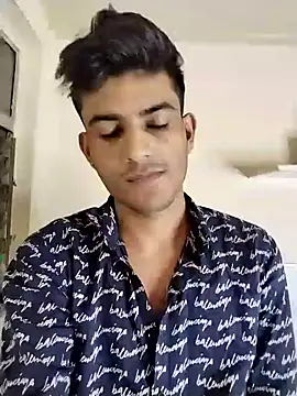Snapshot of kingkartik7 chatting on January 24, 9:26 pm kingkartik7 online show from January 24, 9:26 pm