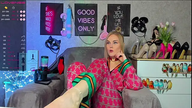 HannaKorsak online show from March 19, 6:55 pm