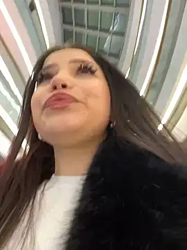Snapshot of Chloe__Moon chatting on December 8, 5:22 pm Chloe Moon online show from December 8, 5:22 pm