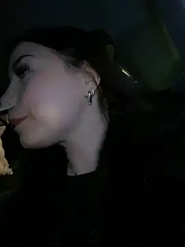 Snapshot of Chloe__Moon chatting on December 9, 7:18 pm Chloe Moon online show from December 9, 7:18 pm