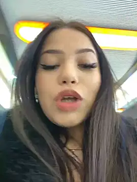 Snapshot of Chloe__Moon chatting on December 11, 11:19 am Chloe Moon online show from December 11, 11:19 am