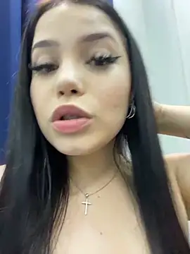 Snapshot of Chloe__Moon chatting on December 17, 4:21 pm Chloe Moon online show from December 17, 4:21 pm