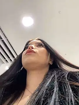 Snapshot of Chloe__Moon chatting on December 23, 10:21 am Chloe Moon online show from December 23, 10:21 am
