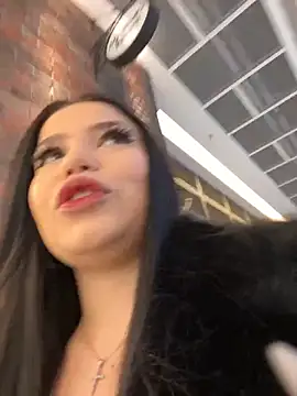 Snapshot of Chloe__Moon chatting on January 5, 10:43 am Chloe Moon online show from January 5, 10:43 am
