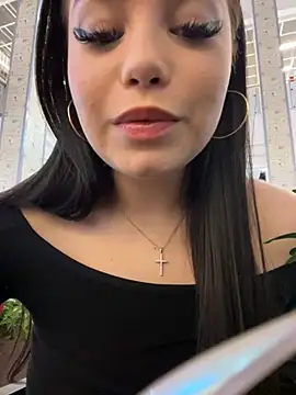 Snapshot of Chloe__Moon chatting on January 5, 1:47 pm Chloe Moon online show from January 5, 1:47 pm