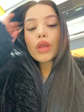 Snapshot of Chloe__Moon chatting on February 4, 10:32 am Chloe Moon online show from February 4, 10:32 am